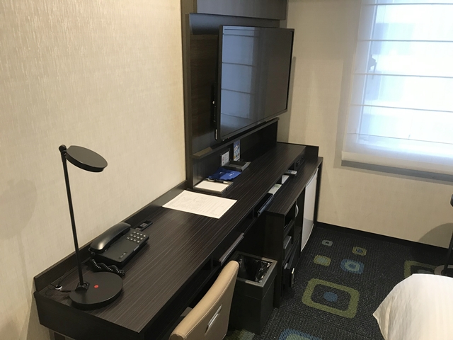 客室内 デスク