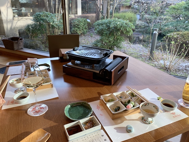 夕食をしたテーブルです。