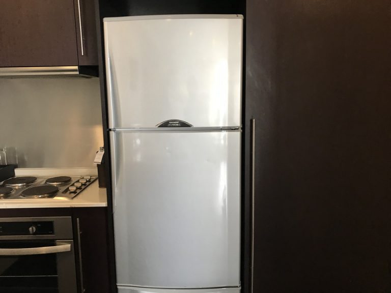 冷蔵庫クローズ