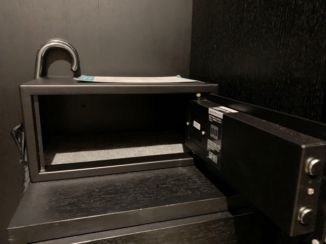 セーフティーボックス開けた状態