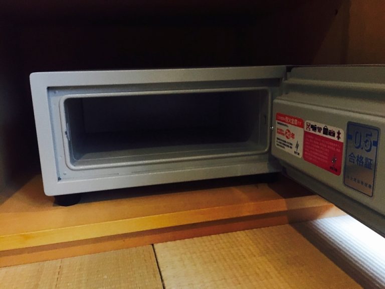 セーフティーボックス(開けた状態)