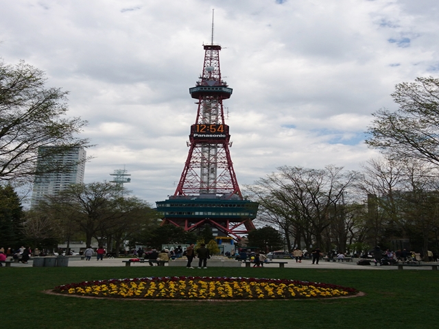 徒歩10分ほどでTV塔