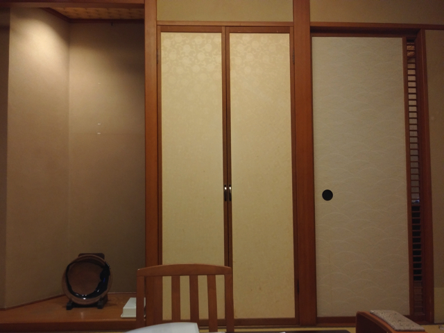 クローゼット閉 copy