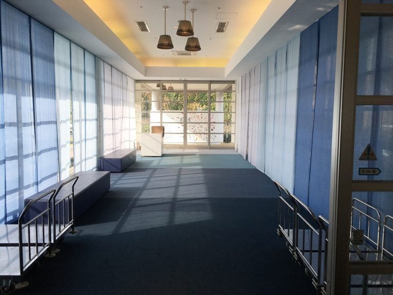 エントランス廊下