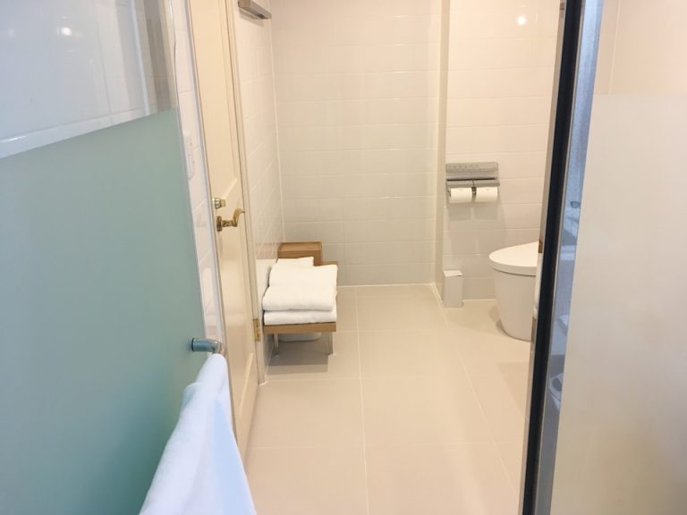 バスタブから入り口方2