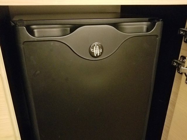 冷蔵庫(閉じた状態) 1