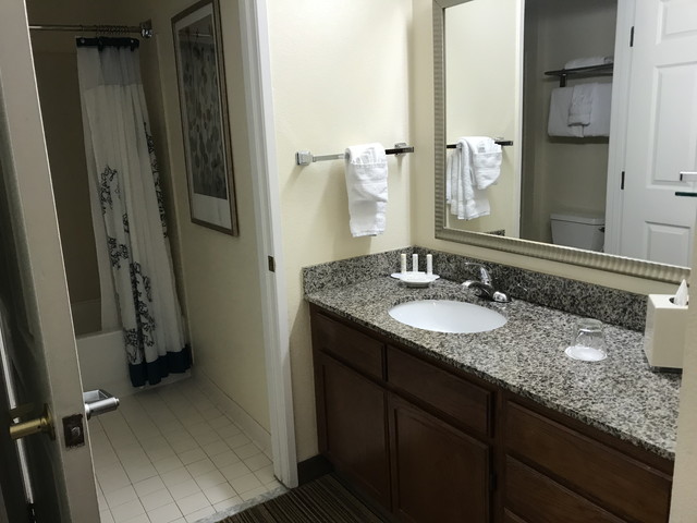 寝室1のバスルーム