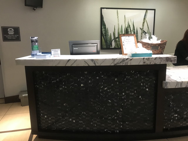 チェックインカウンター