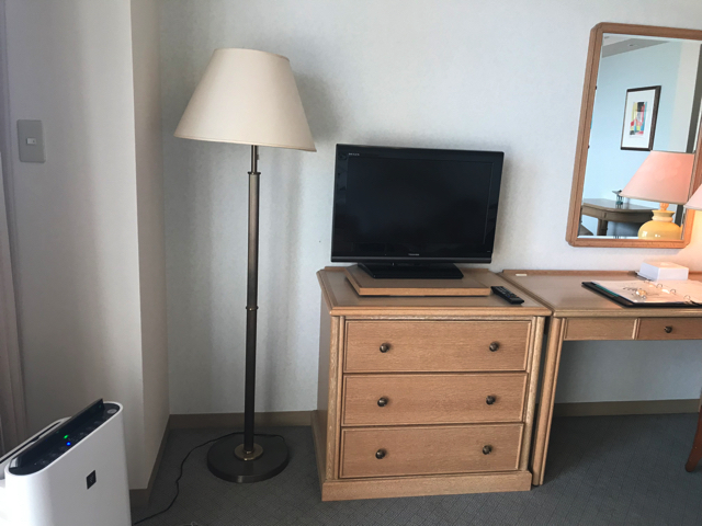 ベッド方向からテレビ