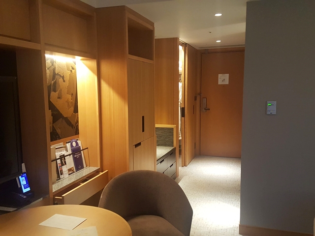 客室全体(入口方向)_1