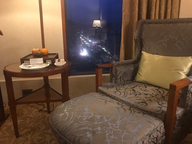 ベッド横の椅子