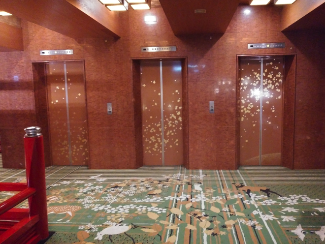 1階エレベーターフォール copy