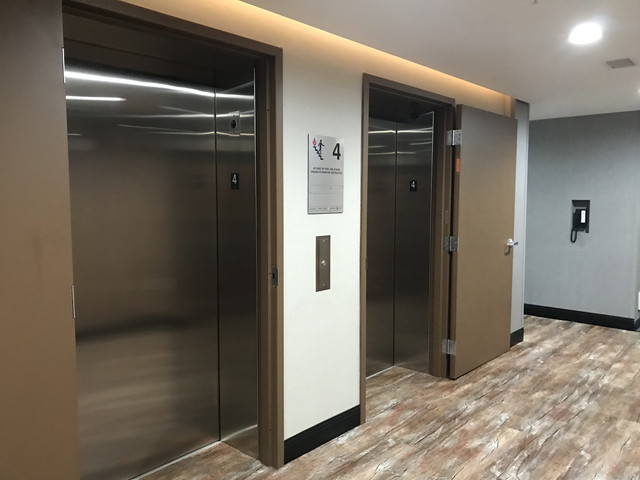 客室階エレベーターホール