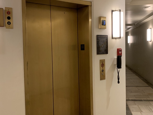 客室階エレベーターホール