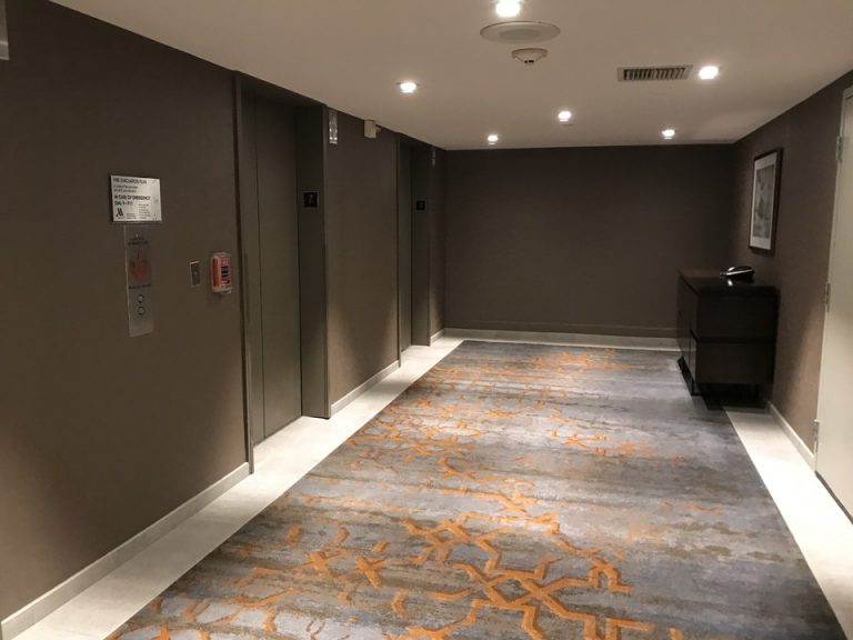 客室階エレベーターホール