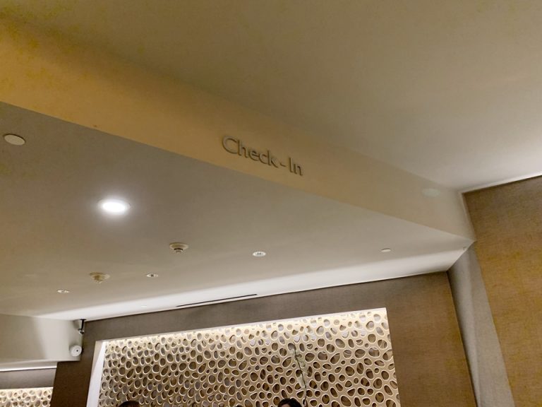 フロントサイン