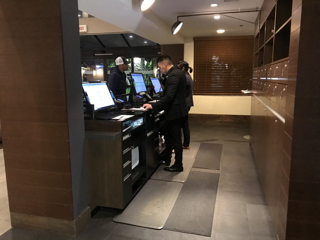 チェックインカウンター(1)