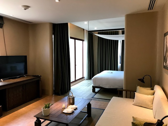 客室全体(窓側方向)