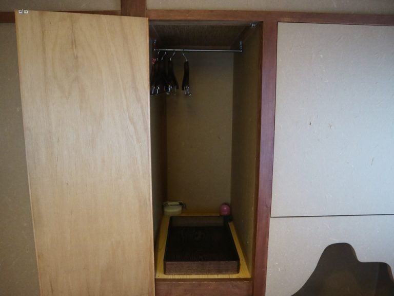 クローゼット開2