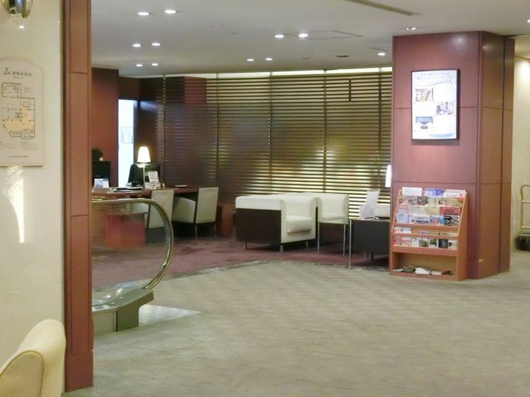 2階フロントデスク