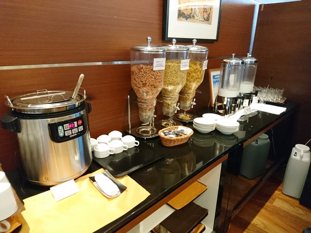 シリアル、コーンスープ