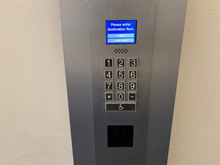 エレベーターホール階数ボタン