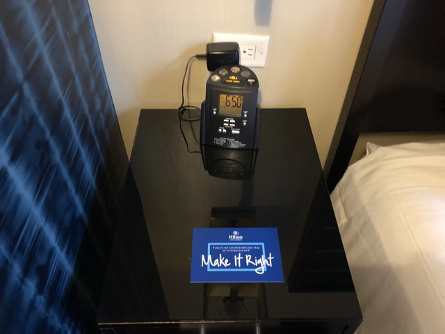 ベッドサイド時計