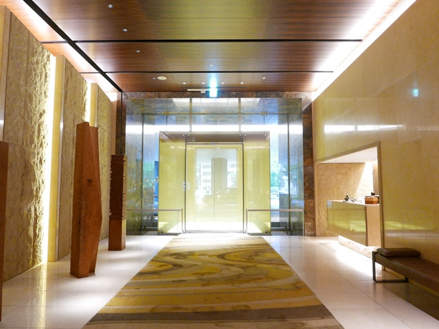 エントランス内観