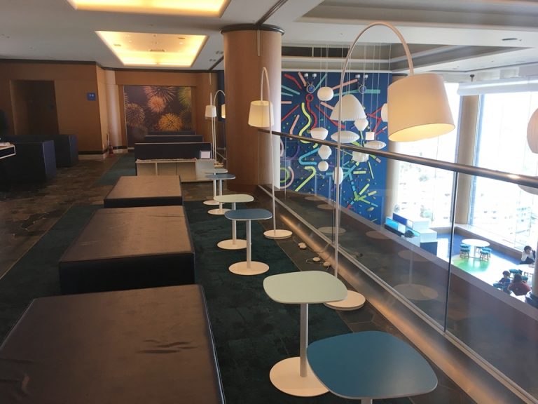 フロント前ソファースペース