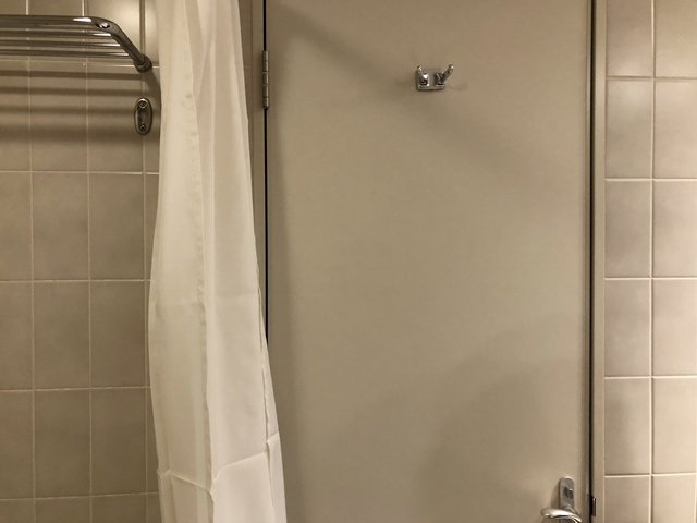 バスルーム内から入り口