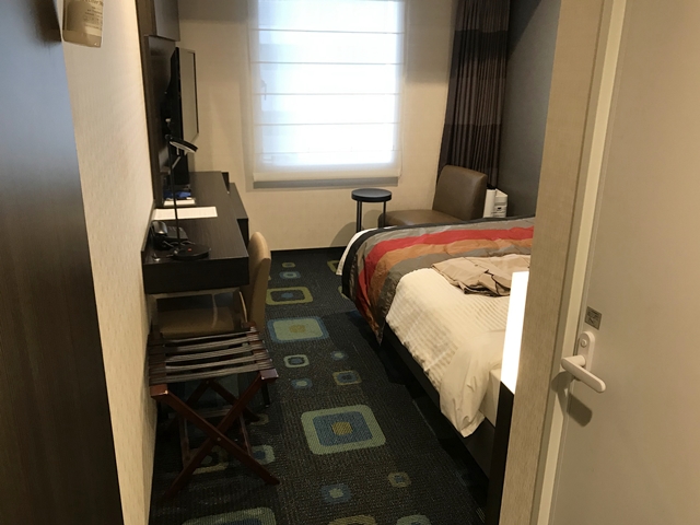 客室内 ドア側から