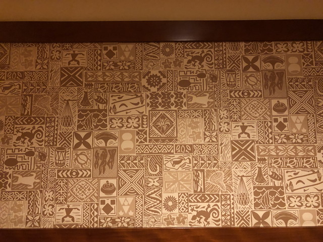 廊下の壁 隠れミッキーがいます