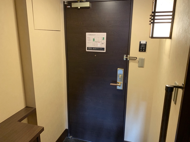 客室入口ドア内観です。