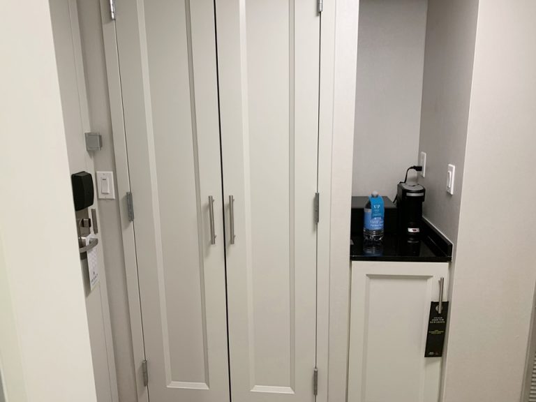 クローゼット閉じた状態