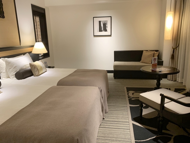 客室全体(入口方向)