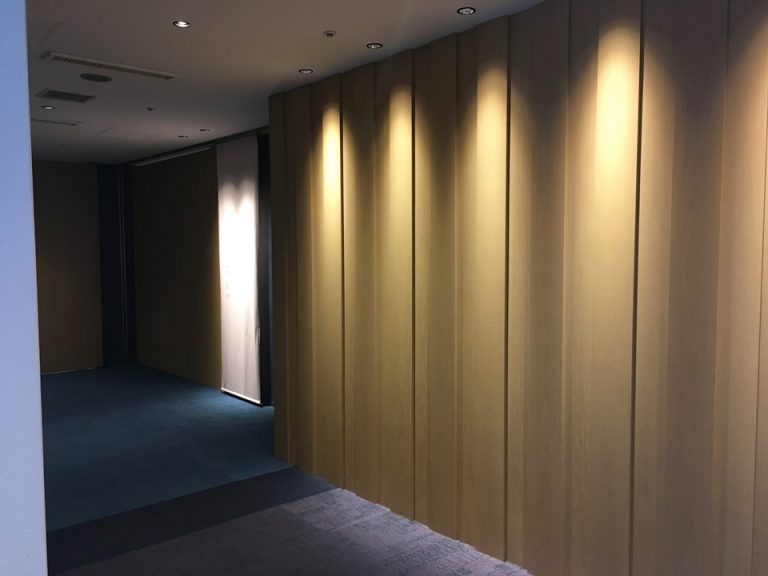 客室階エレベーター前廊下