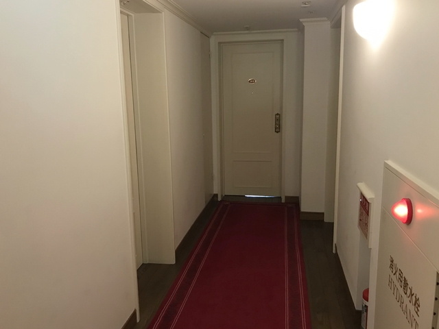 2F部屋前廊下②