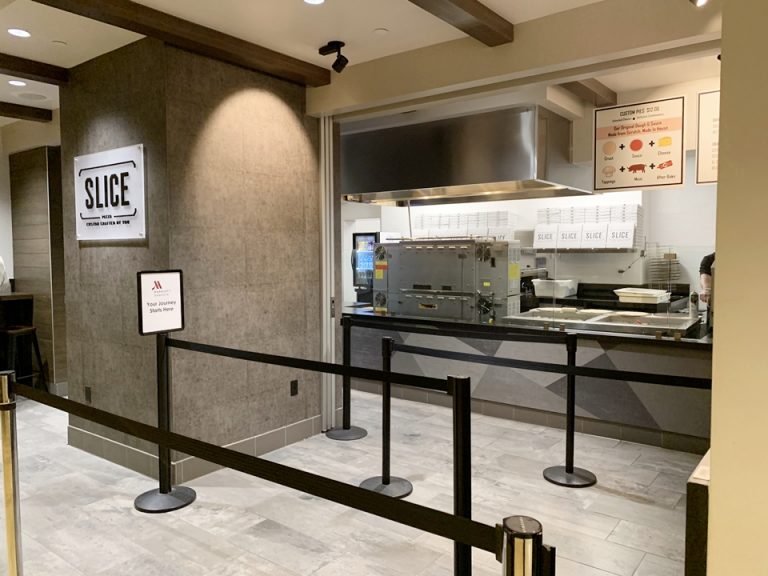 ホテル内レストラン テイクアウト ピザ