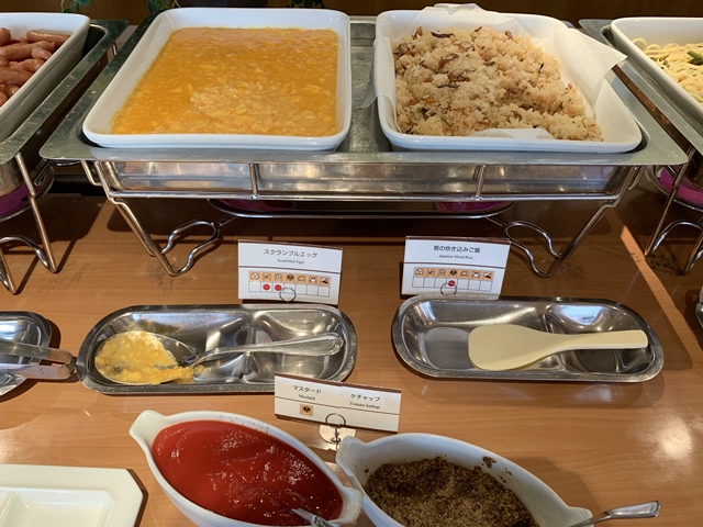 スクランブルエッグと筍の炊き込みご飯のコーナーです。
