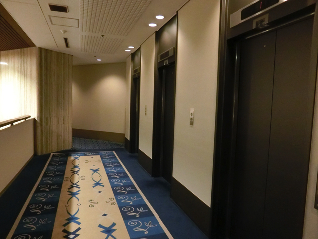 2階エレベーターホール copy