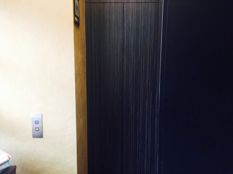 エレベーターホールフロント階