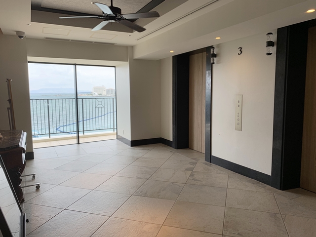 エレベーターホールフロント階