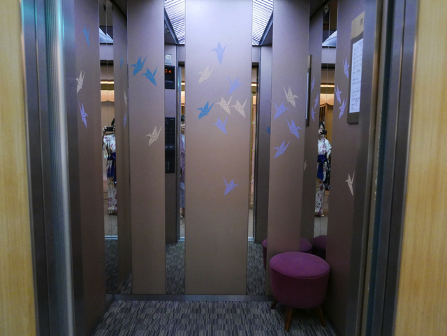 エレベーター内観 copy