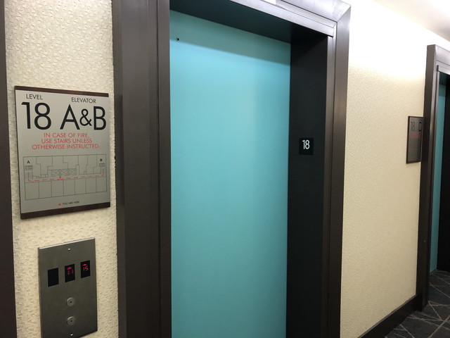 客室フロアエレベーターホール