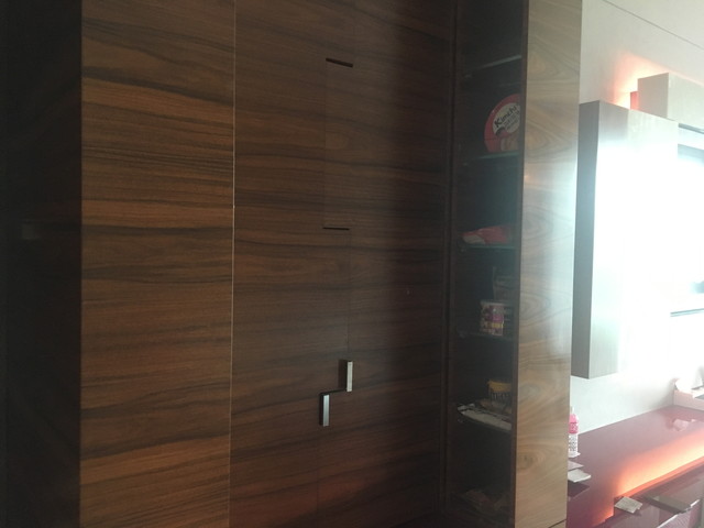 ミニバー・カフェコーナー(閉めた状態)