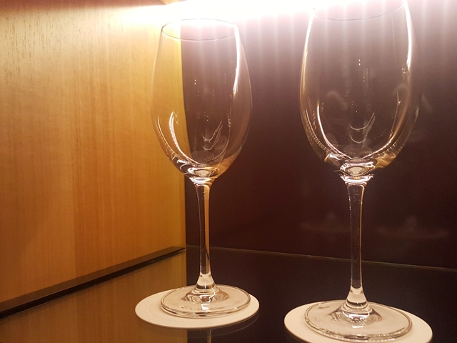 グラス・カップ_3(ワイングラス)