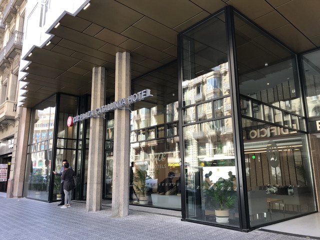 エントランス外観(1)