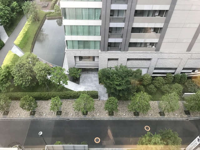 客室内窓から見た景色