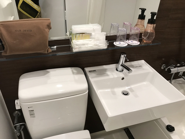 バスルーム内 洗面台