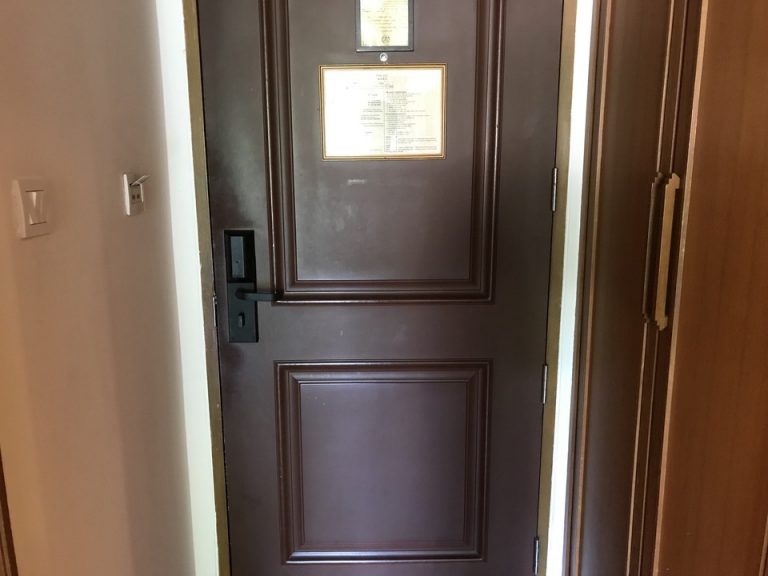 客室入口内観ドア